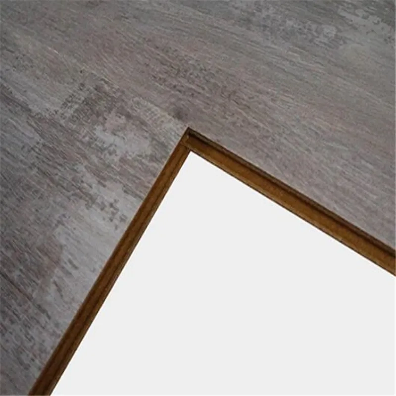 Es mejor optar por suelo vinílico o laminado
