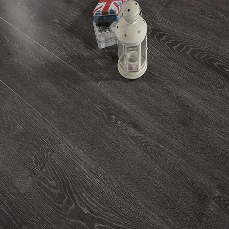 ¿Se pueden teñir los suelos laminados de negro
