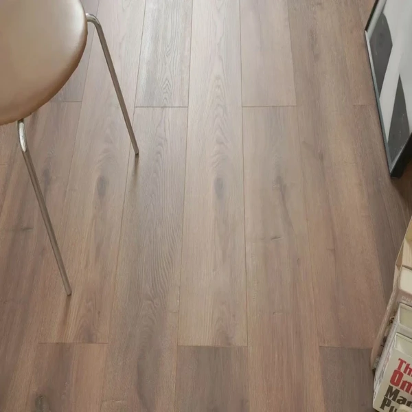 Piso Laminado de 10 mm