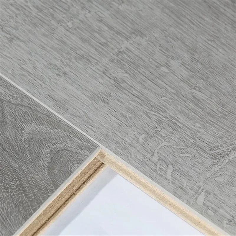 ¿Con qué limpiar piso laminado