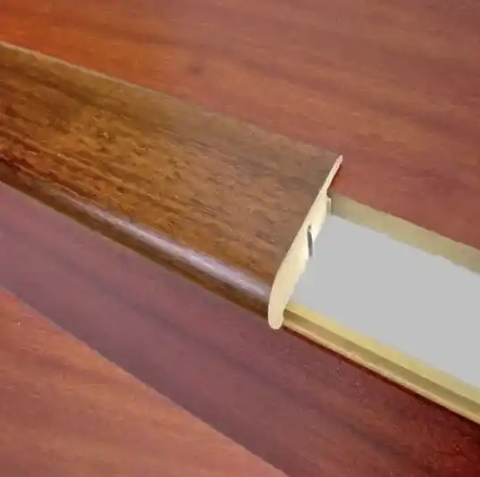 ¿Por Qué Elegir Molduras y Zócalos para Pisos Laminados y Vinílicos